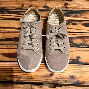 Vionic Women's tan mocha Sneakers
